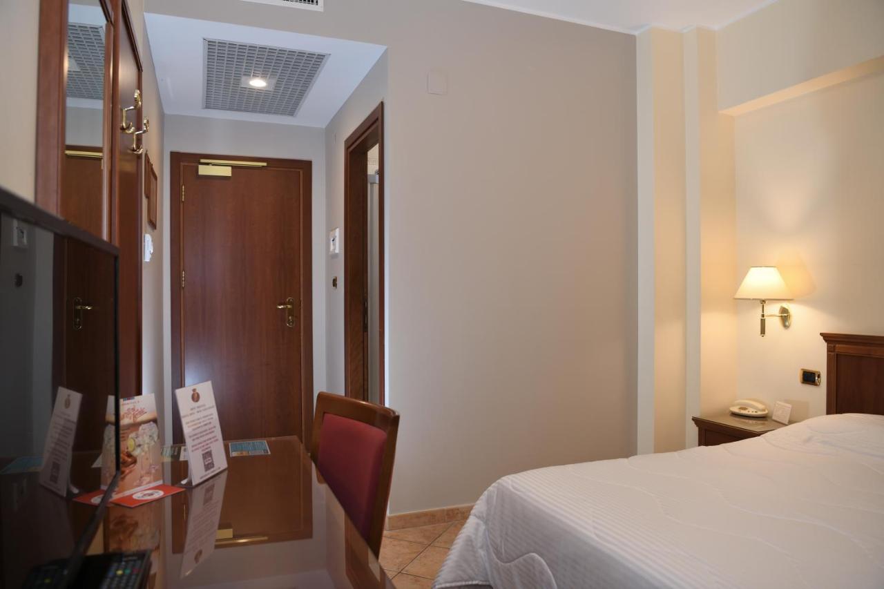 Hotel Ristorante Rossemi San Giovanni Rotondo Ngoại thất bức ảnh