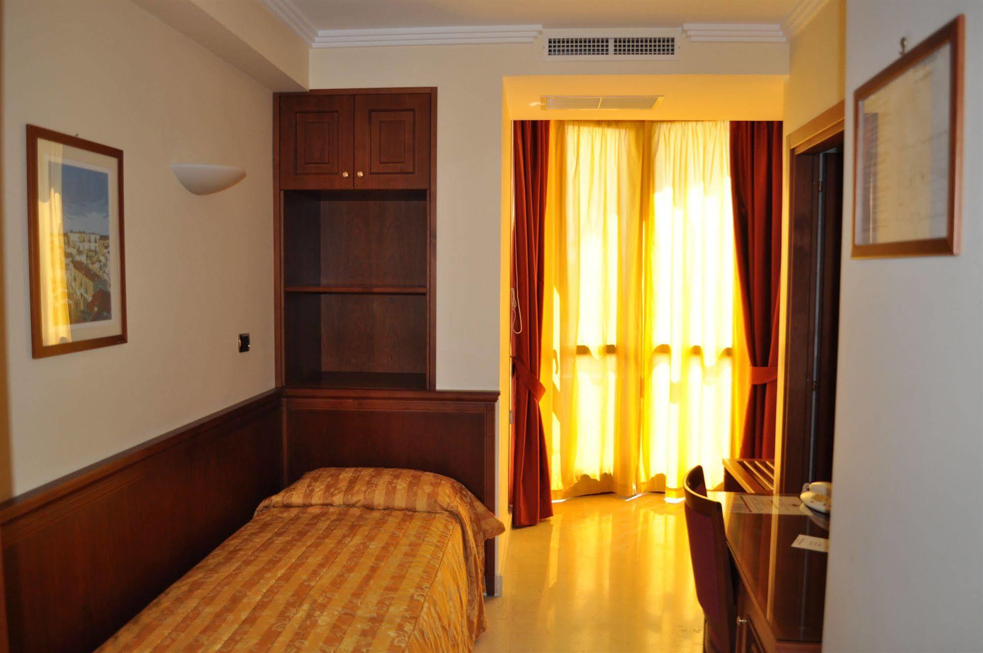 Hotel Ristorante Rossemi San Giovanni Rotondo Ngoại thất bức ảnh