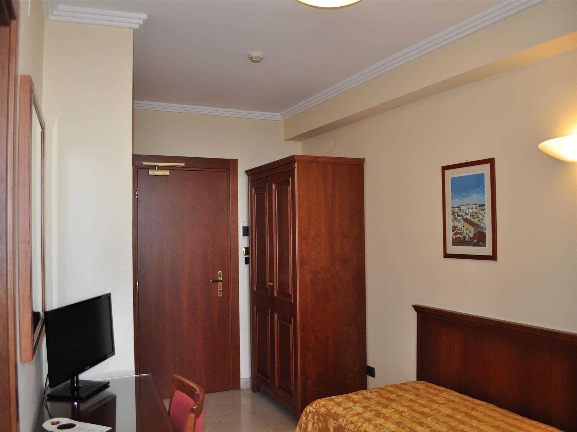 Hotel Ristorante Rossemi San Giovanni Rotondo Ngoại thất bức ảnh